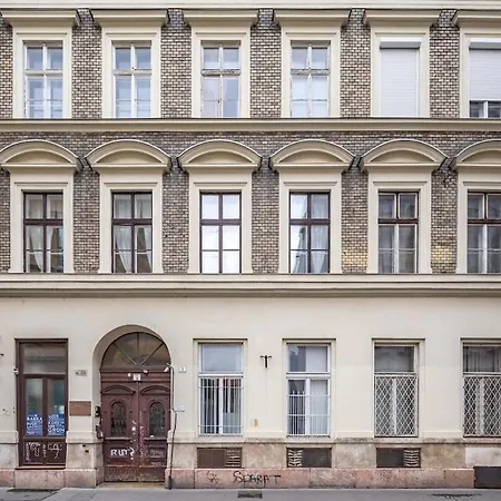 Cityscape Budget Csanyi Charm Будапешт